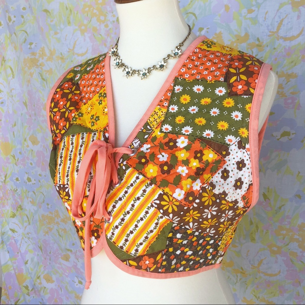 SOLD True Vintage 70s Lace Up Hippie Quilted Vest - Picture 3 of 8